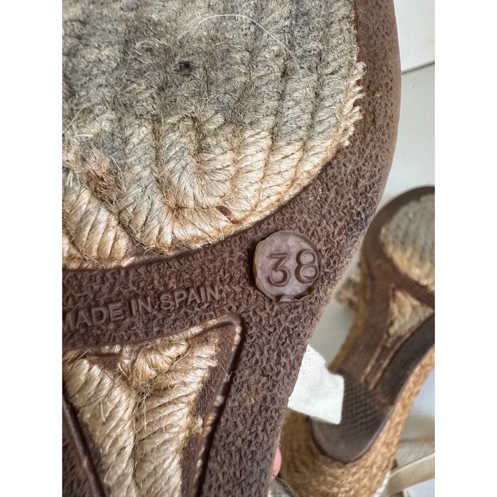 Miz Mooz floral embroidered espadrilles size 38 (7.5-8)‎